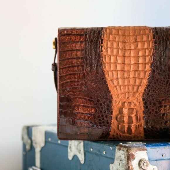 Vintage Alligator Handbag - Picture 5 of 12